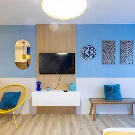 Neon Oasis - Parking - Terrasse - Wifi - *