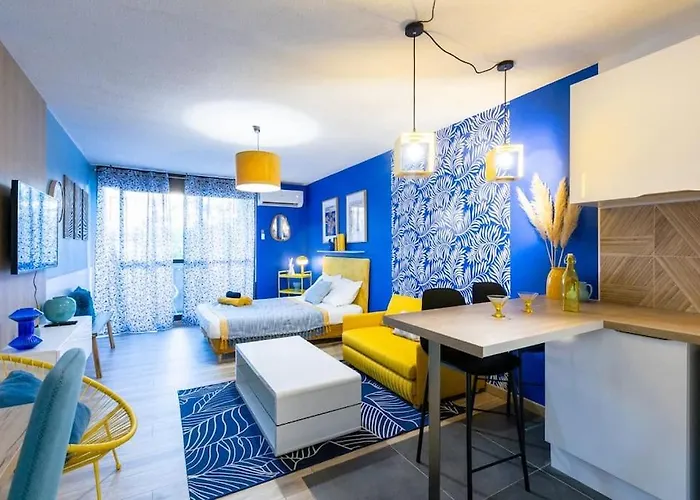 Neon Oasis - Parking - Terrasse - Wifi - Apartment Nimes