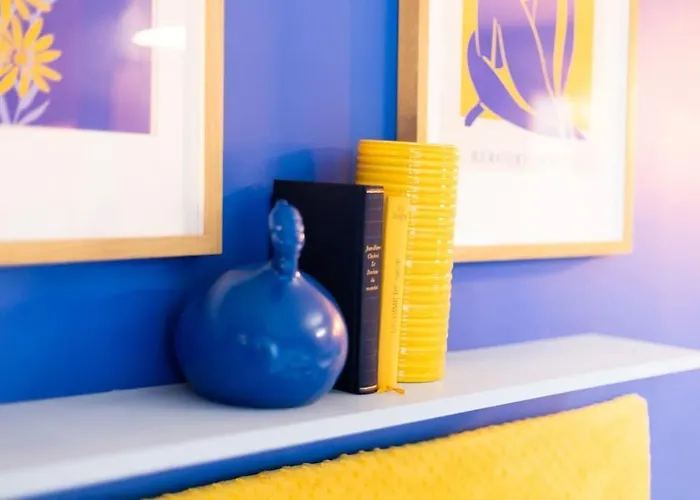 Neon Oasis - Parking - Terrasse - Wifi - Apartment Nimes